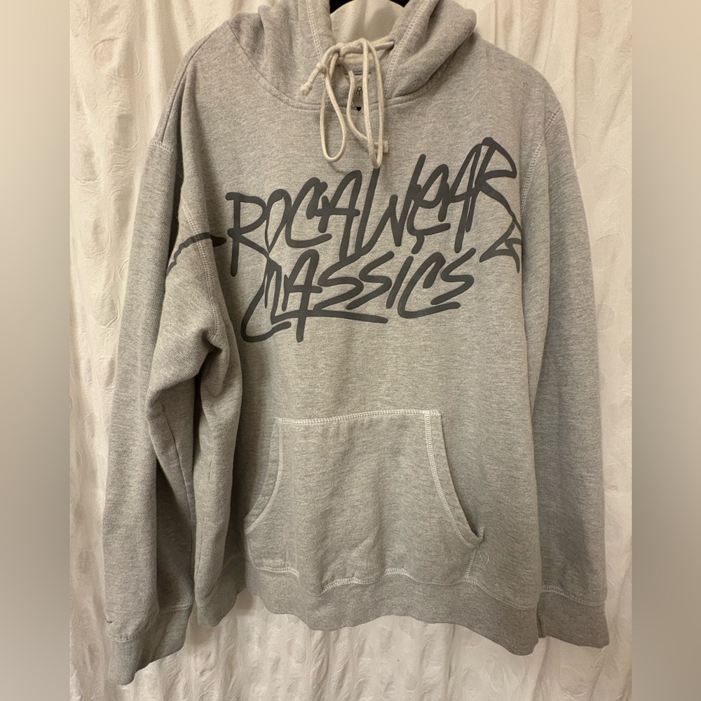 Size 2XL ROCAWEAR hoodie sweatshirt.